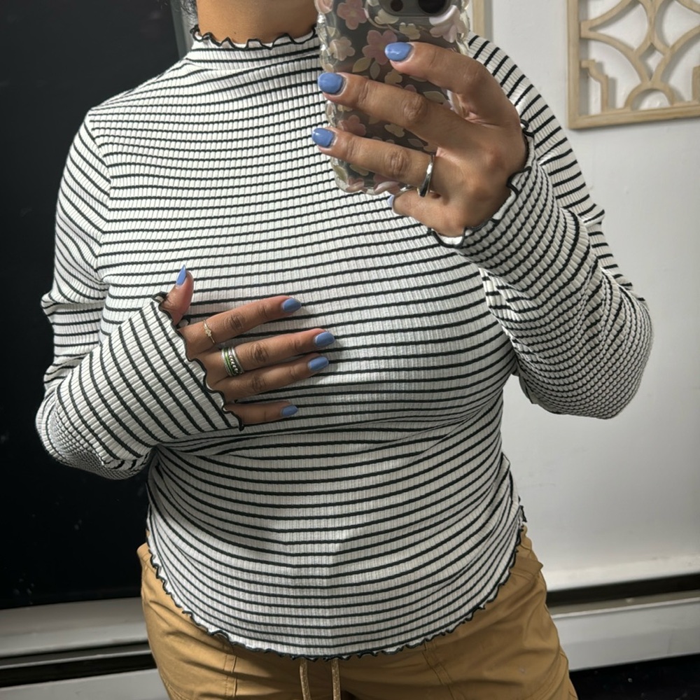 H&M lettuce long sleeve top